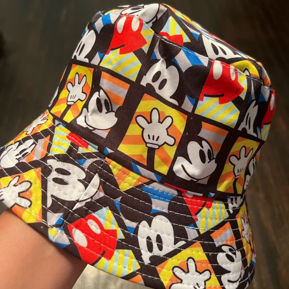 Bucket hat